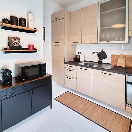 Modern Industrial Loft In Pedestrian Zone - 10 Min To Piazza Unita