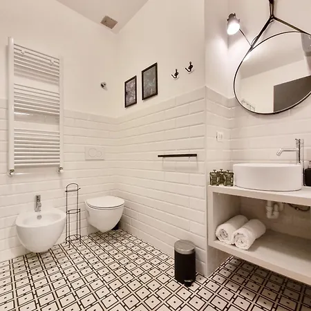 Modern Industrial Loft In Pedestrian Zone - 10 Min To Piazza Unita