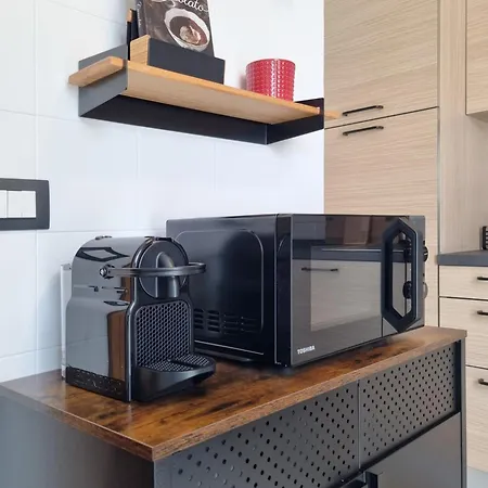 Apartamento Modern Industrial Loft In Pedestrian Zone - 10 Min To Piazza Unita